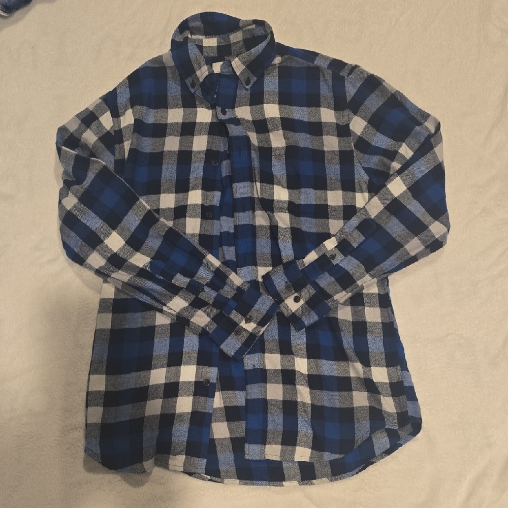 Croft & Barrow Blue and White Casual Button Down Shirt